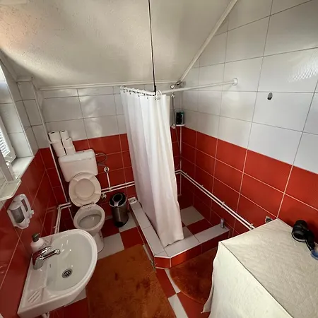 Prenociste Delija 020 *